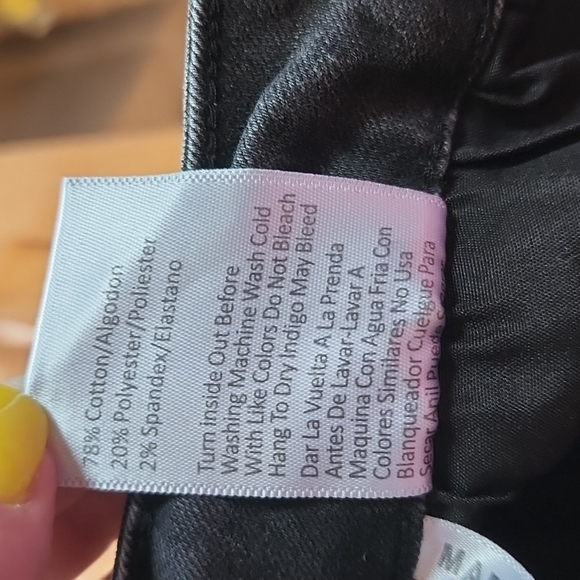 NWOT One 53 Jean's: Butt lifting Basic fit Distressed Black, Juniors size 13 - Picture 6 of 8